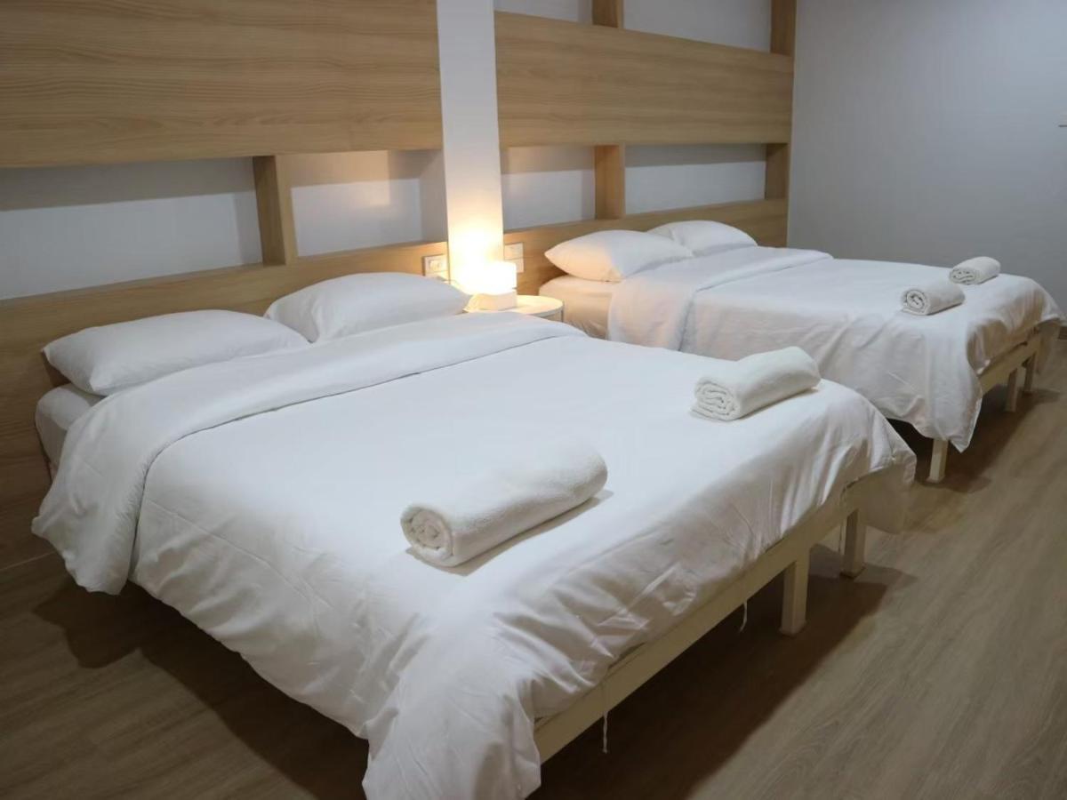 Boon Street Hostel Bangkok Buitenkant foto