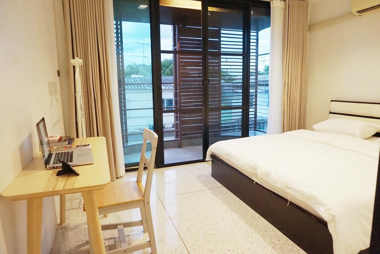Boon Street Hostel Bangkok Buitenkant foto