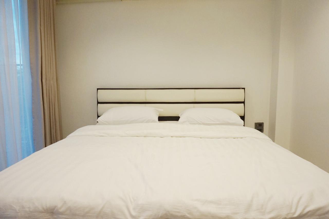 Boon Street Hostel Bangkok Buitenkant foto