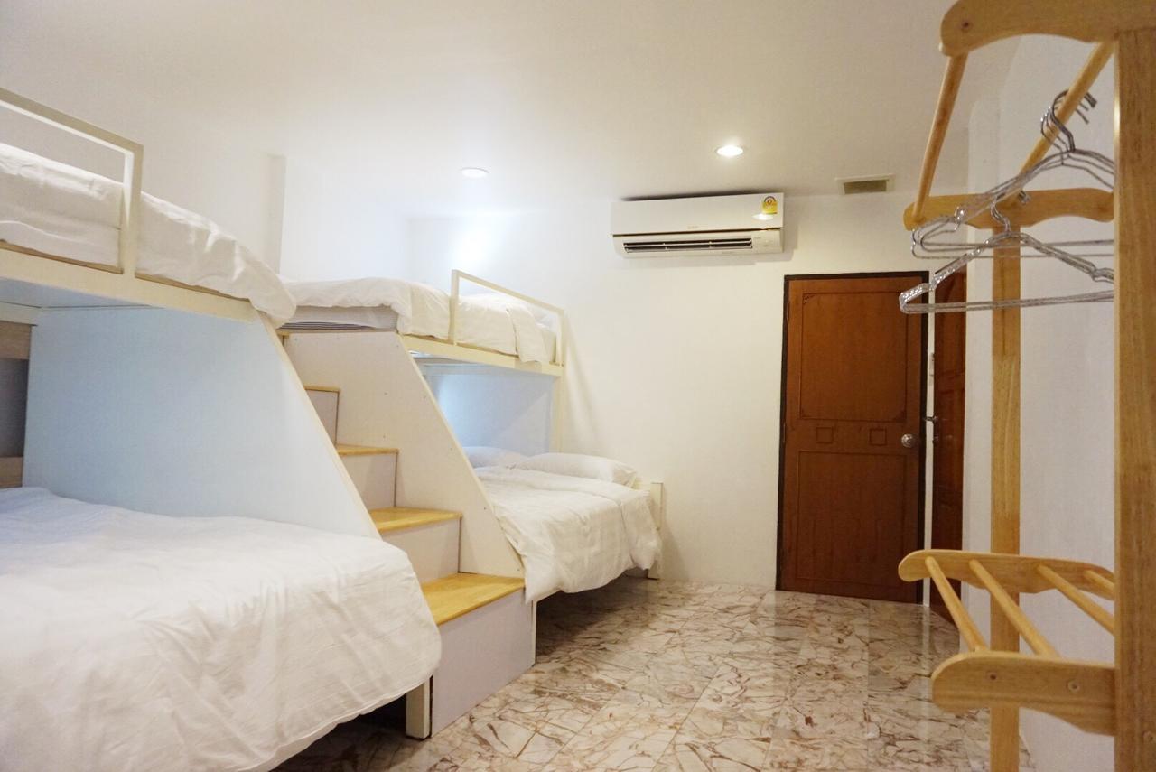 Boon Street Hostel Bangkok Buitenkant foto