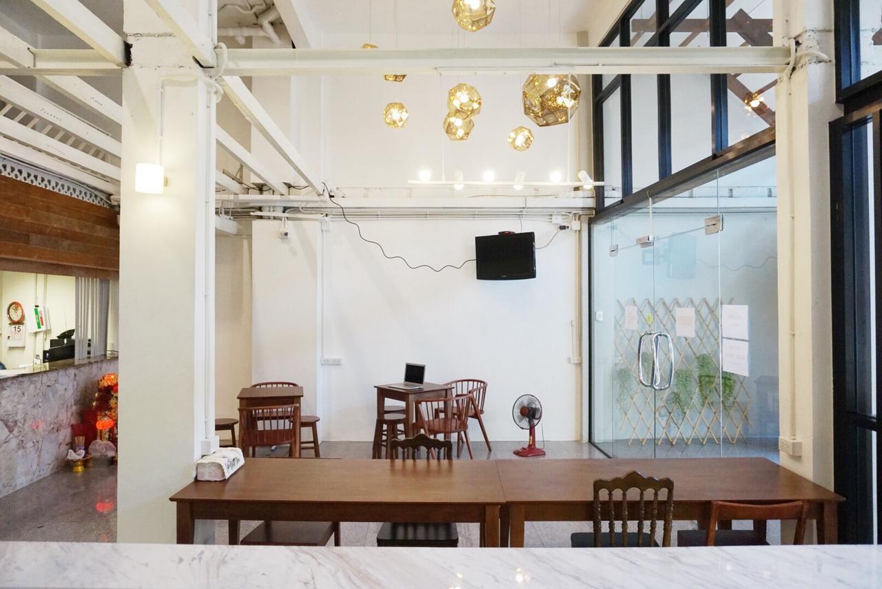 Boon Street Hostel Bangkok Buitenkant foto
