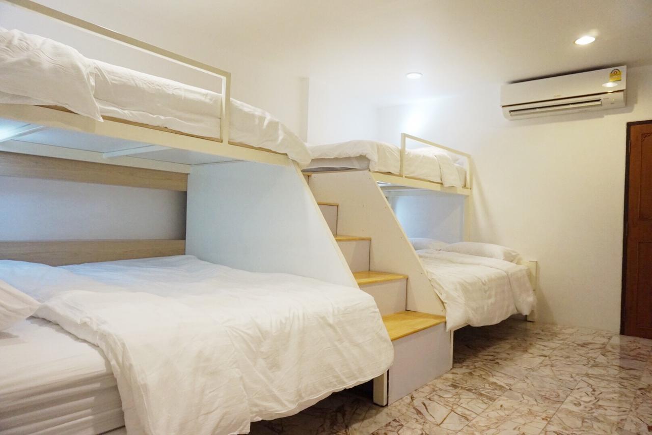 Boon Street Hostel Bangkok Buitenkant foto