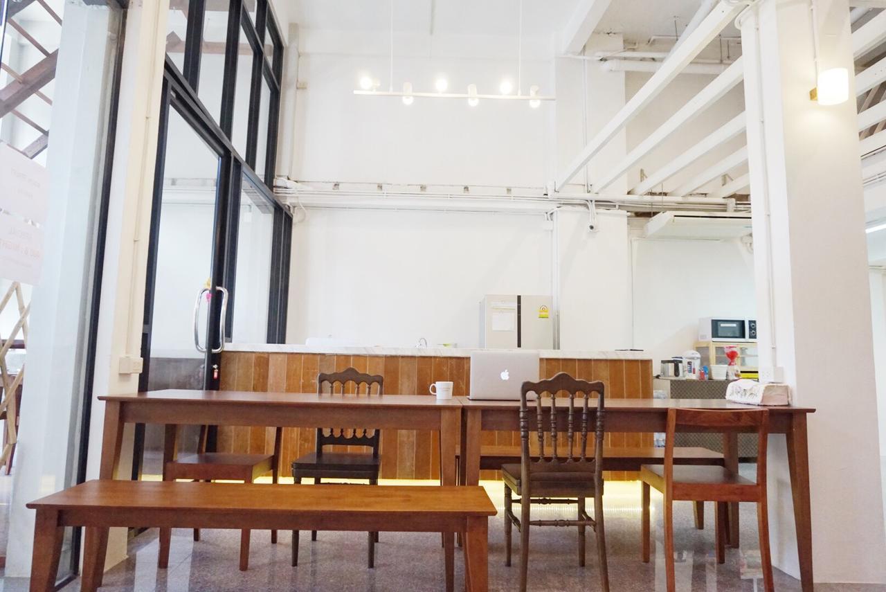 Boon Street Hostel Bangkok Buitenkant foto